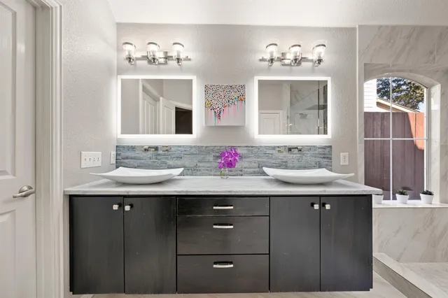 $749,000 | 2811 Northwood Street, Grapevine, TX 76051