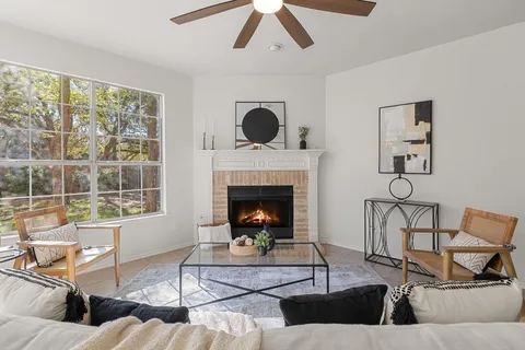 $685,000 | 8213 Cheno Cortina Trail, Austin, TX 78749