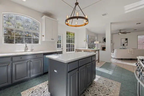 $685,000 | 8213 Cheno Cortina Trail, Austin, TX 78749