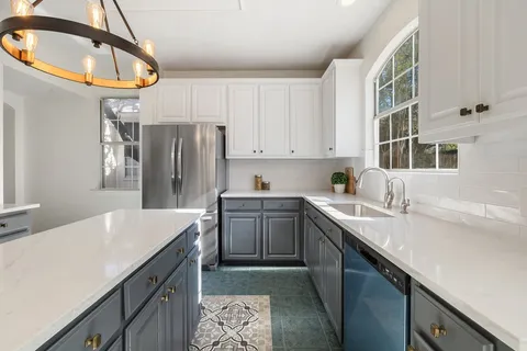 $685,000 | 8213 Cheno Cortina Trail, Austin, TX 78749