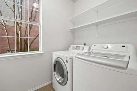 $685,000 | 8213 Cheno Cortina Trail, Austin, TX 78749