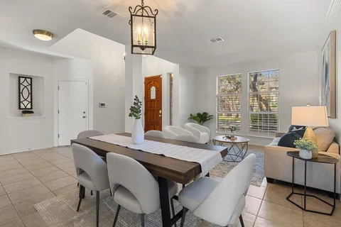 $685,000 | 8213 Cheno Cortina Trail, Austin, TX 78749