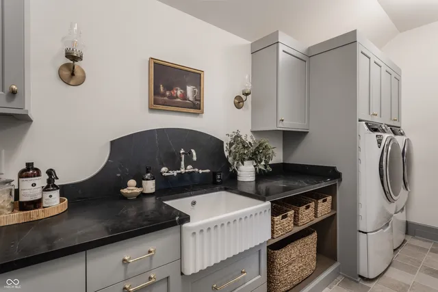 $4,250,000 | 1461 Chatham Rdg Court, Westfield, IN 46074