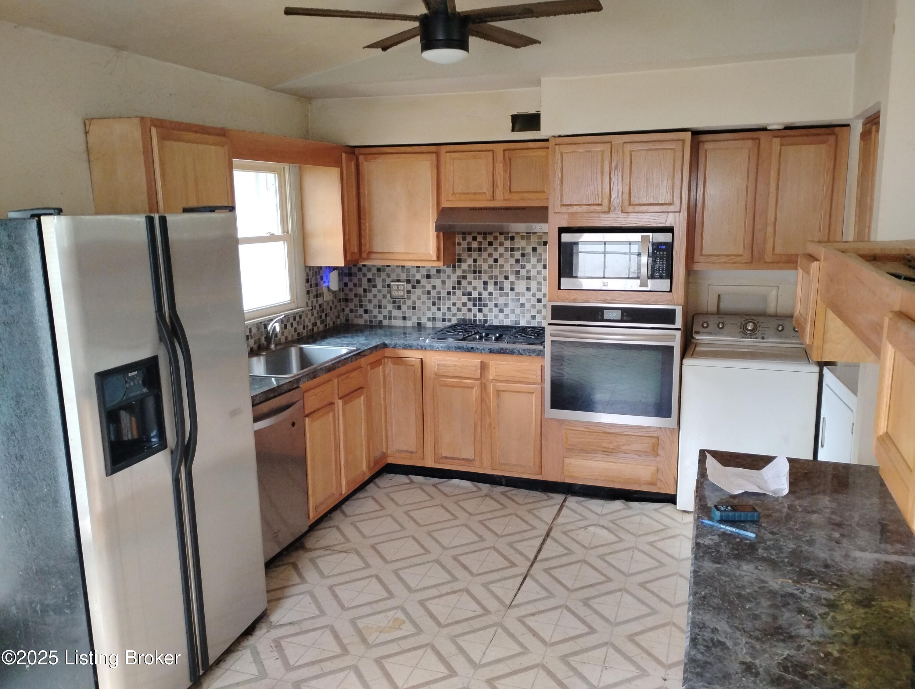 3030 Nepperhan Road Louisville, KY 40220 - Photo 2 of 10 3030kitchen