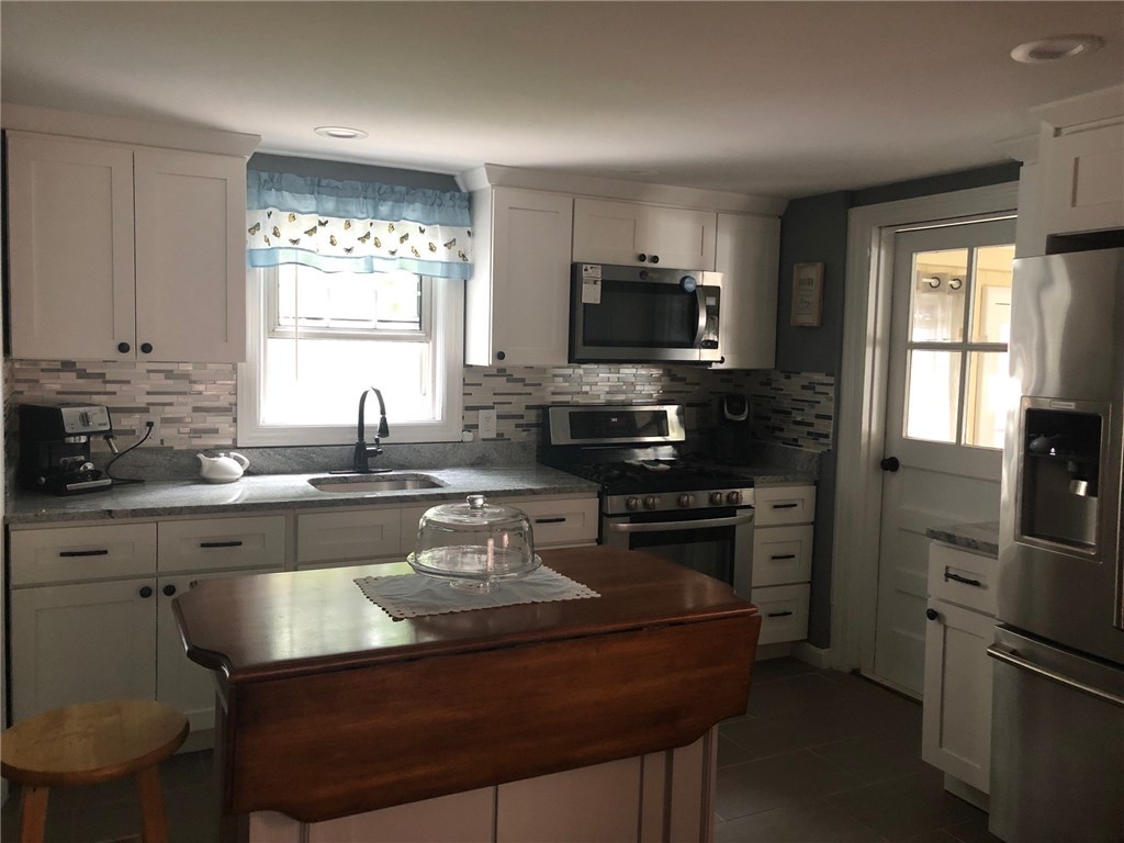 10 Westbrook Road Warwick, RI 02886 - Photo 7 of 20 Gallery Image 7