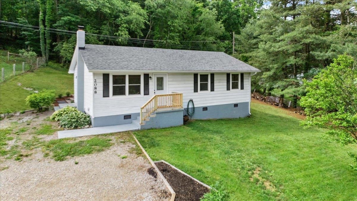 2088 Fire Tower Road Christiansburg, VA 24073 - Photo 2 of 53 Gallery Image 2