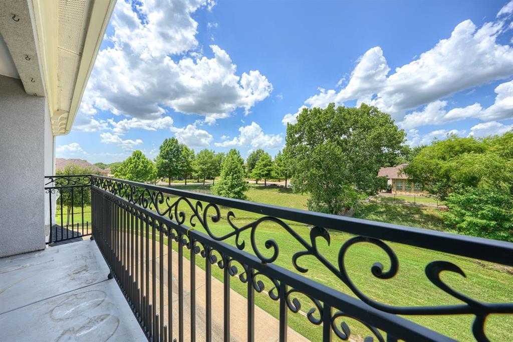 3101 Raphael Court McKinney, TX 75070 - Photo 20 of 40 a view of street from a balcony