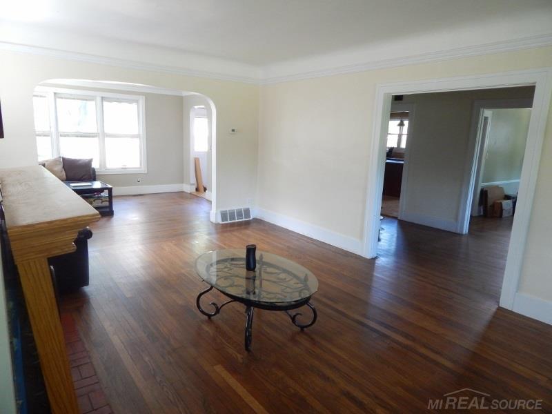 1425 Buckingham Road Grosse Pointe Park, MI 48230 - Photo 4 of 29