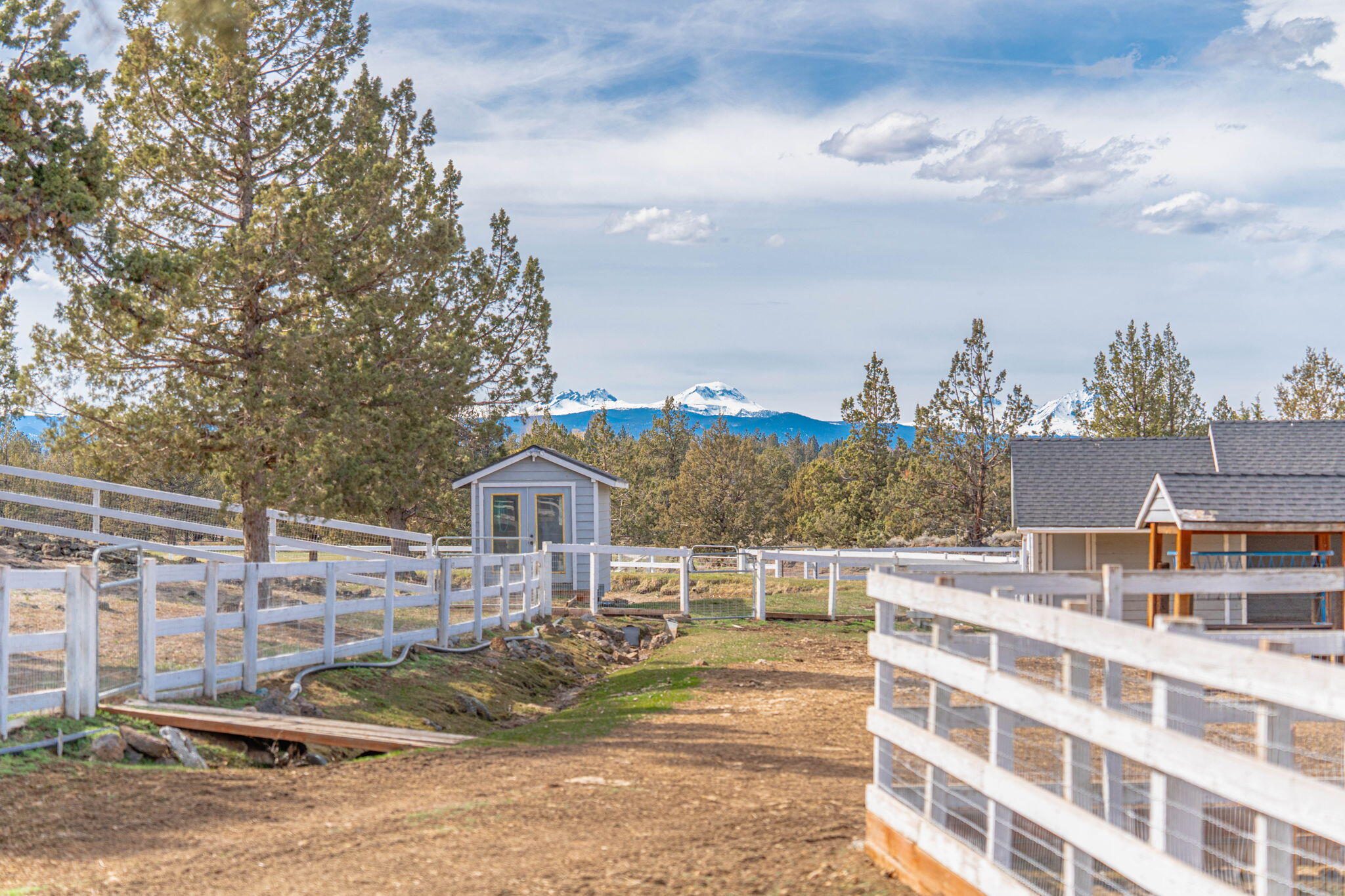 62575 Stenkamp Road Bend, OR 97701 - Photo 36 of 49 32-web-or-mls-Riley_Visuals-32