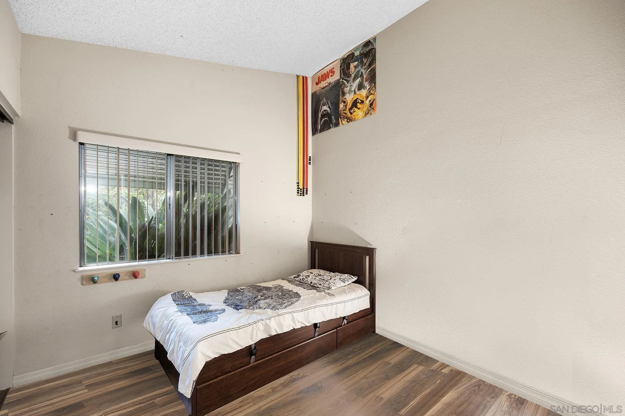 31297 Huron Street Temecula, CA 92592 - Photo 22 of 42 a bedroom with a bed and a window