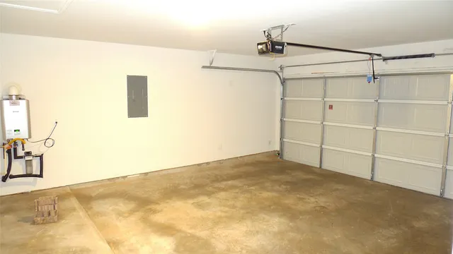 $2,100 | 3715 Zoeys Way, Fulshear, TX 77423