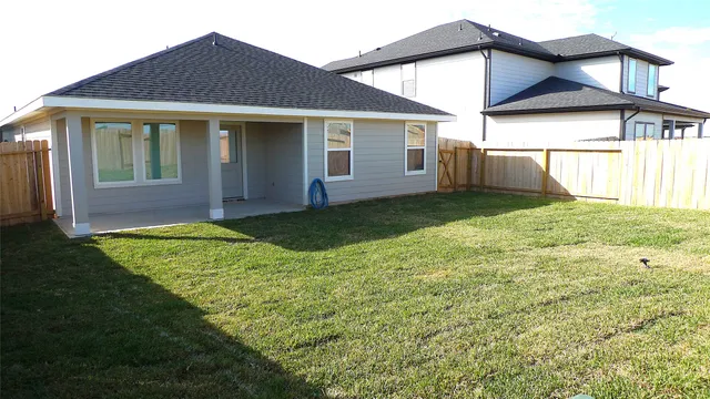 $2,100 | 3715 Zoeys Way, Fulshear, TX 77423