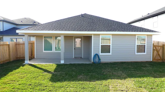 $2,100 | 3715 Zoeys Way, Fulshear, TX 77423
