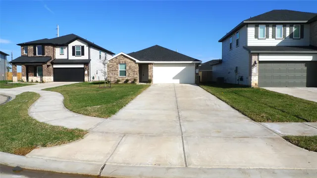 $2,100 | 3715 Zoeys Way, Fulshear, TX 77423