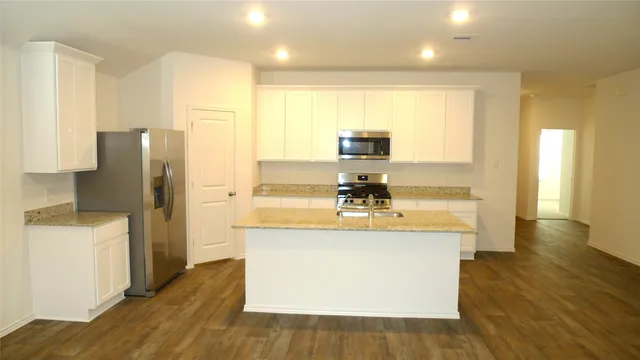 $2,100 | 3715 Zoeys Way, Fulshear, TX 77423