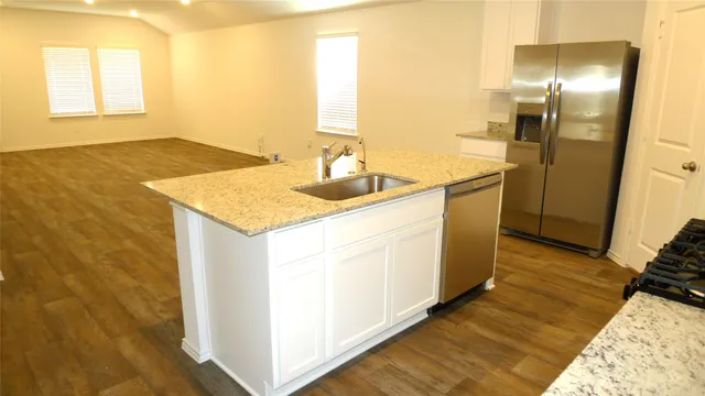 $2,100 | 3715 Zoeys Way, Fulshear, TX 77423