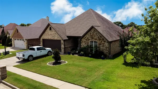 $379,900 | 18870 Bur Oak Court, Flint, TX 75762