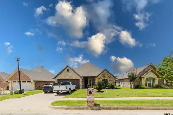$379,900 | 18870 Bur Oak Court, Flint, TX 75762