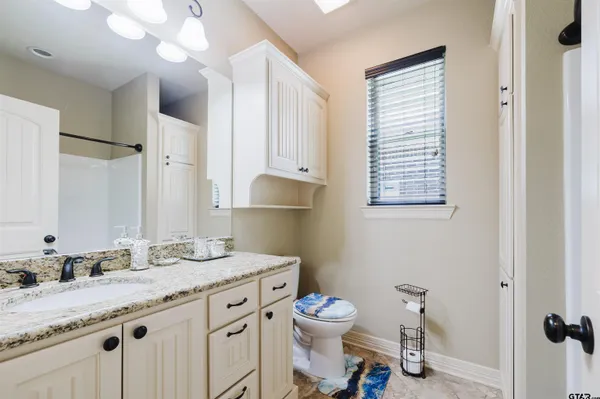 $379,900 | 18870 Bur Oak Court, Flint, TX 75762