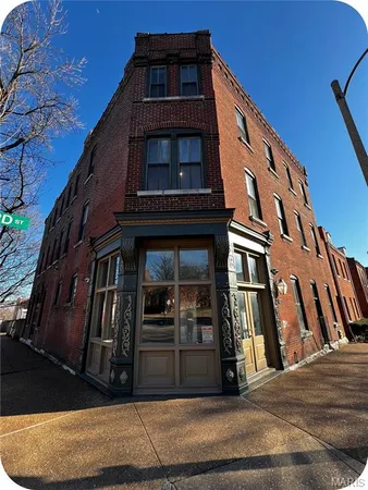 $785,000 | 2200 Menard Street, St. Louis, MO 63104