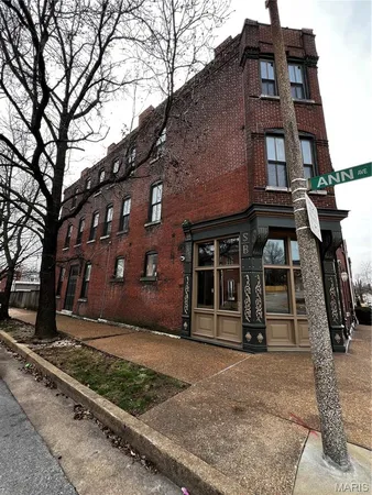 $785,000 | 2200 Menard Street, St. Louis, MO 63104