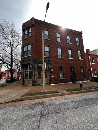 $785,000 | 2200 Menard Street, St. Louis, MO 63104