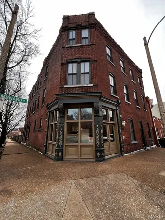 $785,000 | 2200 Menard Street, St. Louis, MO 63104