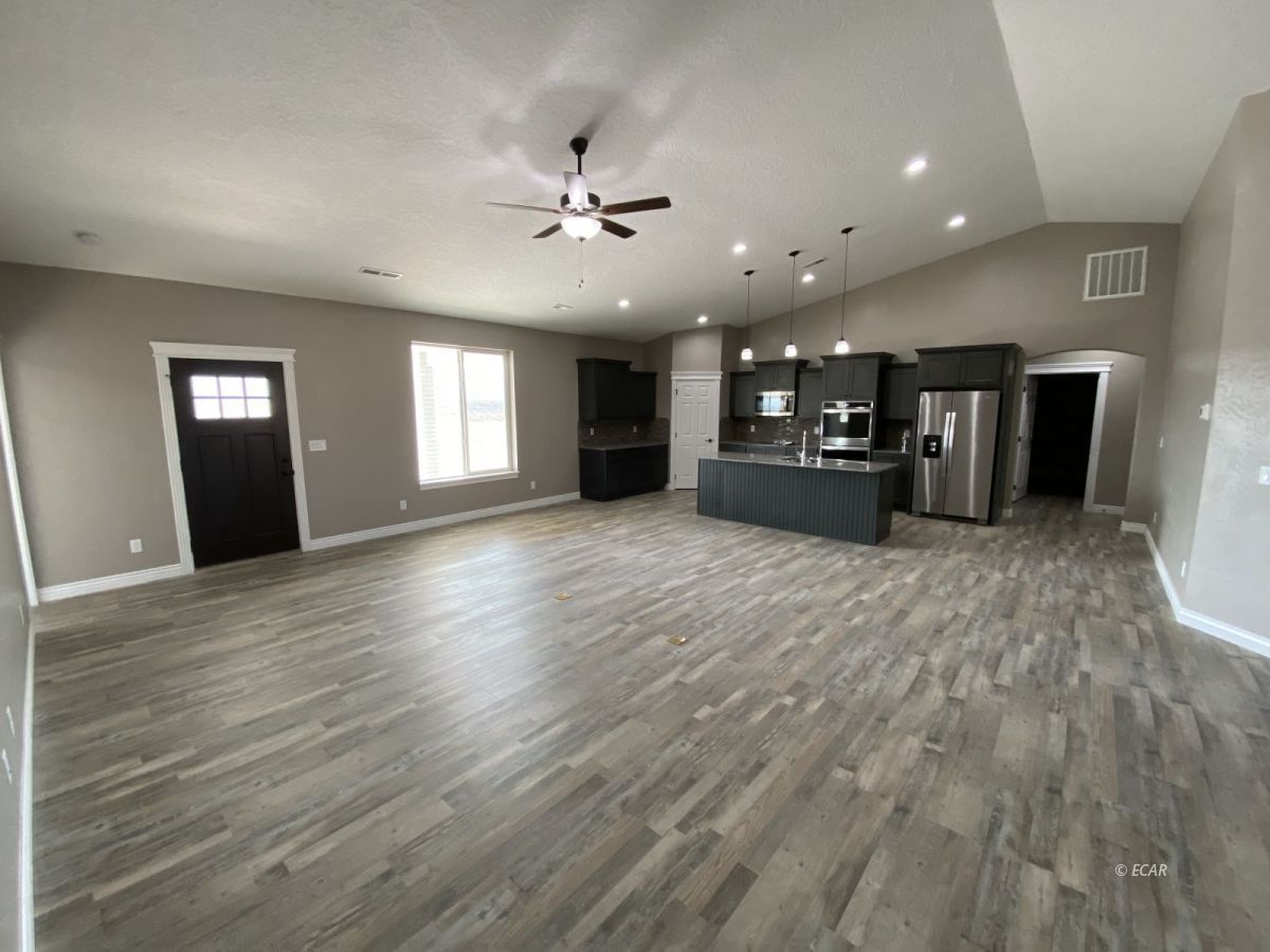 599 Stageline Loop Elko, NV 89801 - Photo 3 of 29 Gallery Image 3
