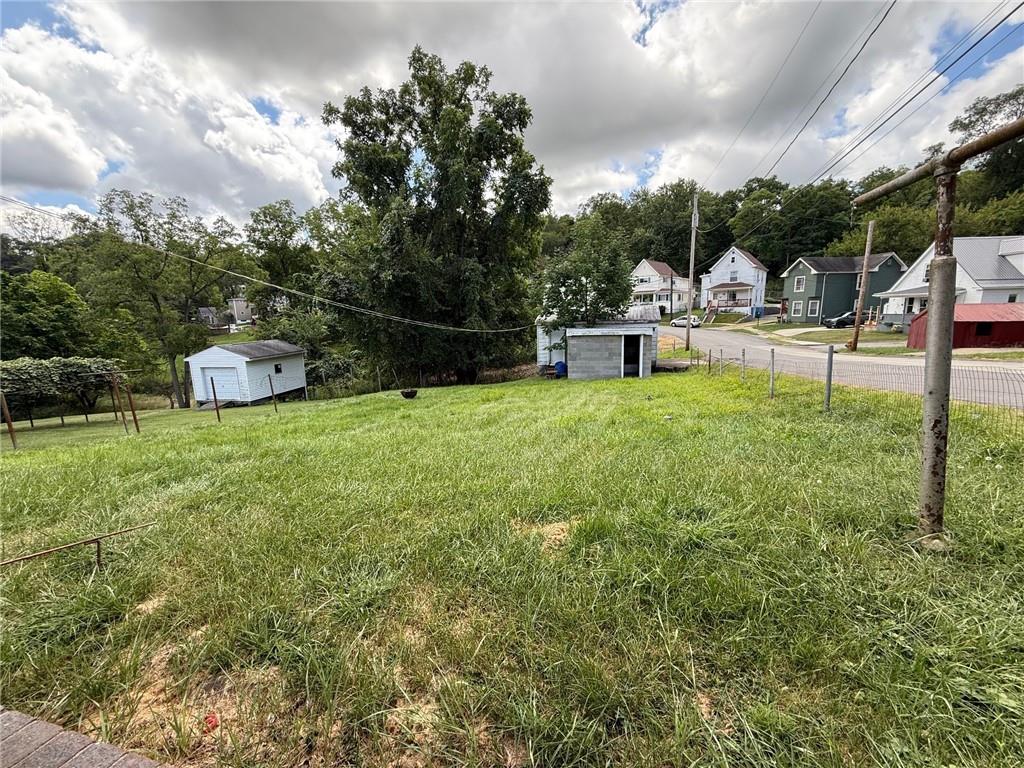192 Elm Street Washington, PA 15301 - Photo 11 of 11 a view of a backyard with sitting area