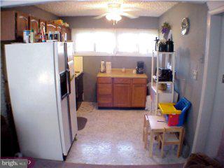 69 Ridge Lane Levittown, PA 19055 - Photo 3 of 6 Gallery Image 3