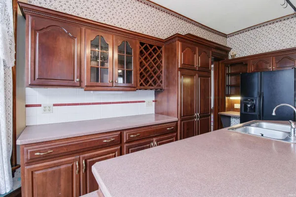 $275,000 | 220 East Washington Street, Bluffton, IN 46714