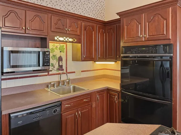 $275,000 | 220 East Washington Street, Bluffton, IN 46714