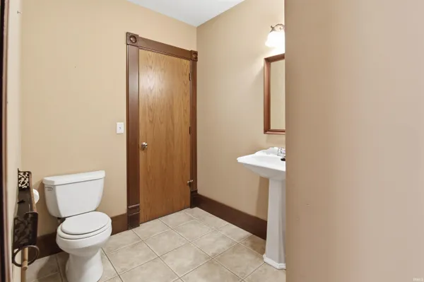 $275,000 | 220 East Washington Street, Bluffton, IN 46714