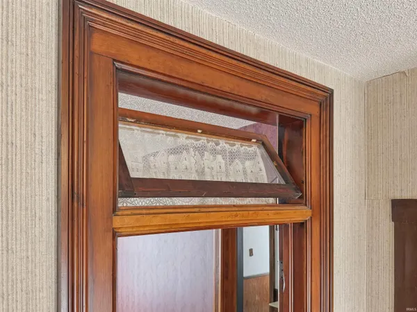 $275,000 | 220 East Washington Street, Bluffton, IN 46714