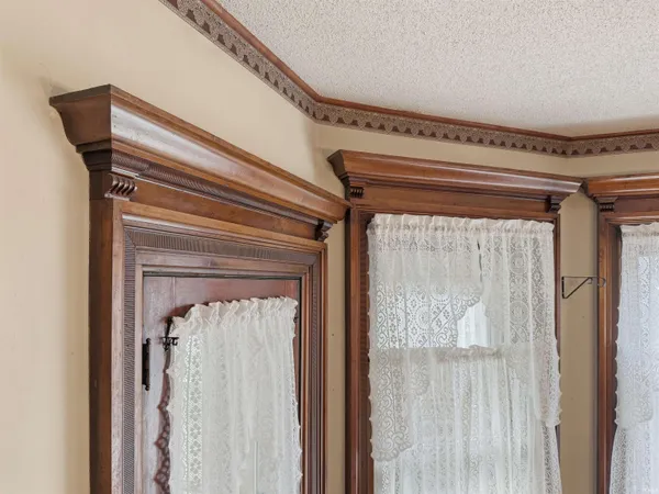 $275,000 | 220 East Washington Street, Bluffton, IN 46714