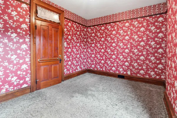 $275,000 | 220 East Washington Street, Bluffton, IN 46714