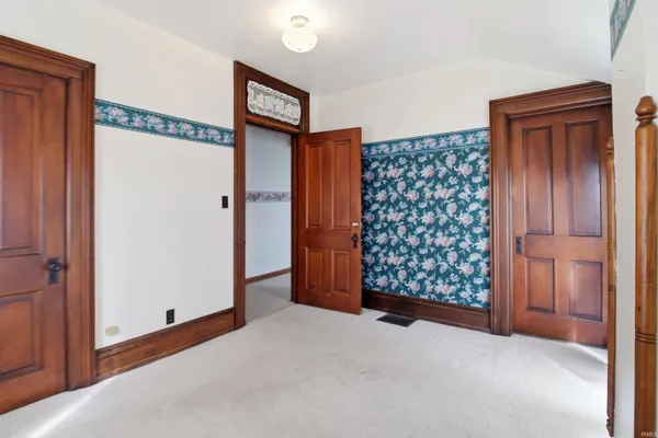 $275,000 | 220 East Washington Street, Bluffton, IN 46714