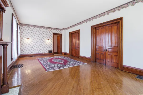 $275,000 | 220 East Washington Street, Bluffton, IN 46714