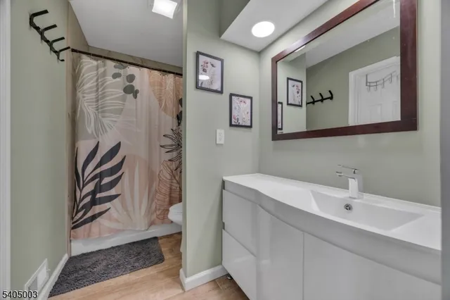 $399,000 | 82 Almond Drive, Somerset, NJ 08873