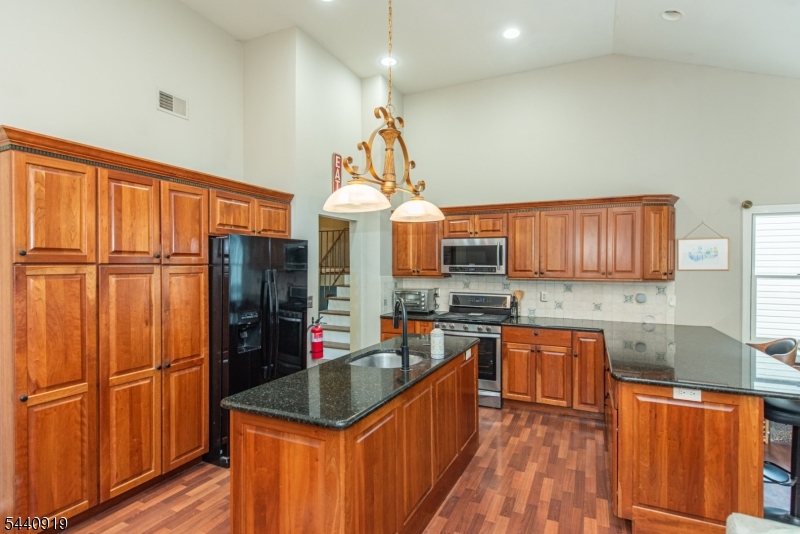 101 Rolling Ridge Road West Milford, NJ 07480 - Photo 7 of 33