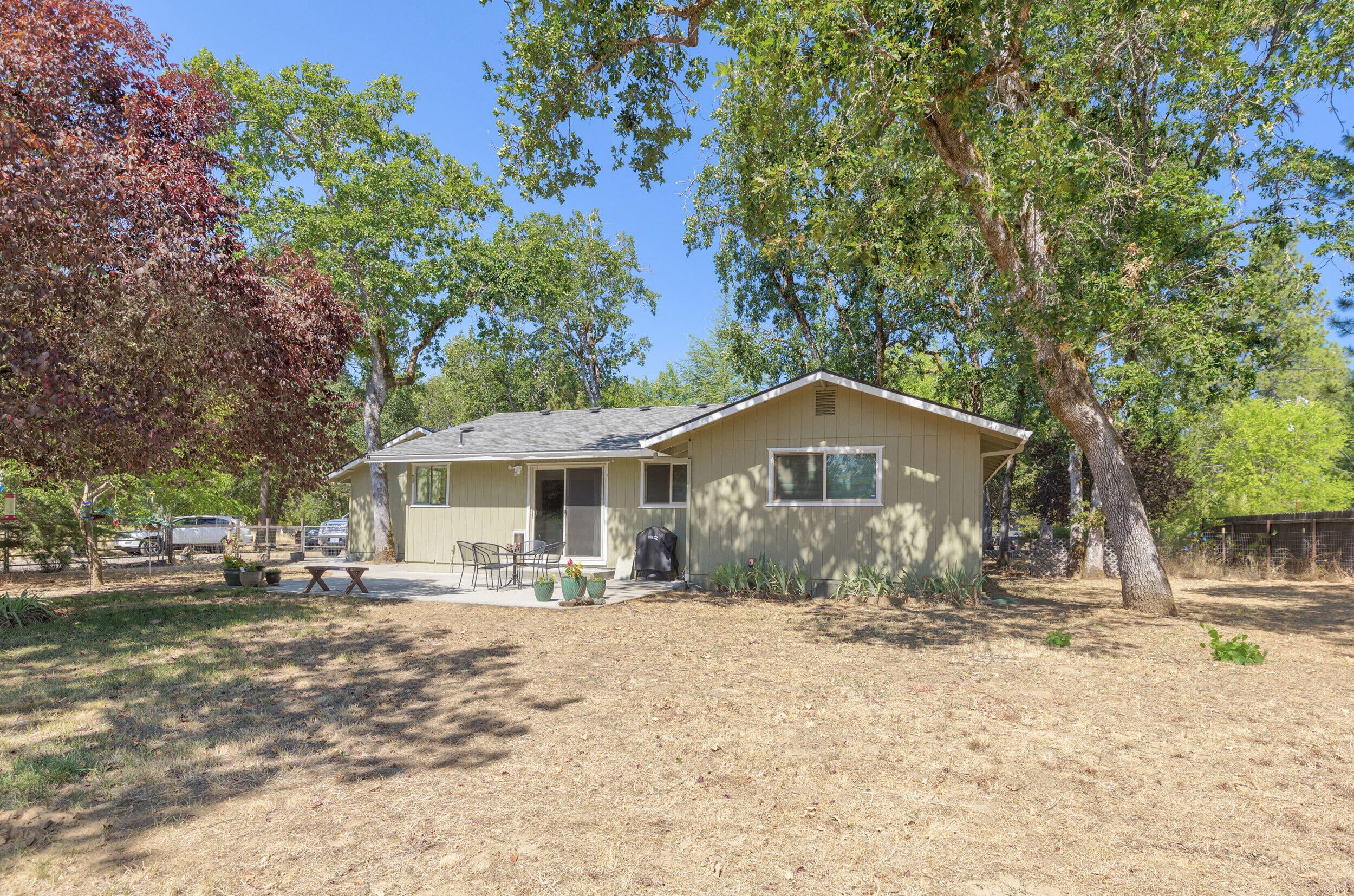 427 Connie Lane Merlin, OR 97532 - Photo 31 of 46 0r1a5469_70_71_72_73_1