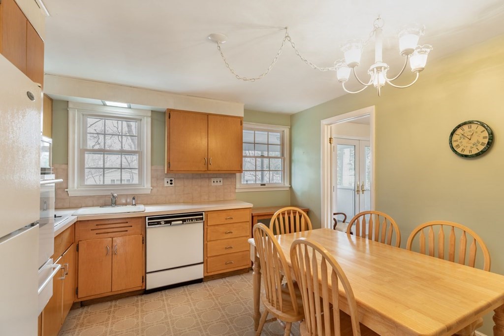 27 Kettering Road Norwood, MA 02062 - Photo 11 of 36