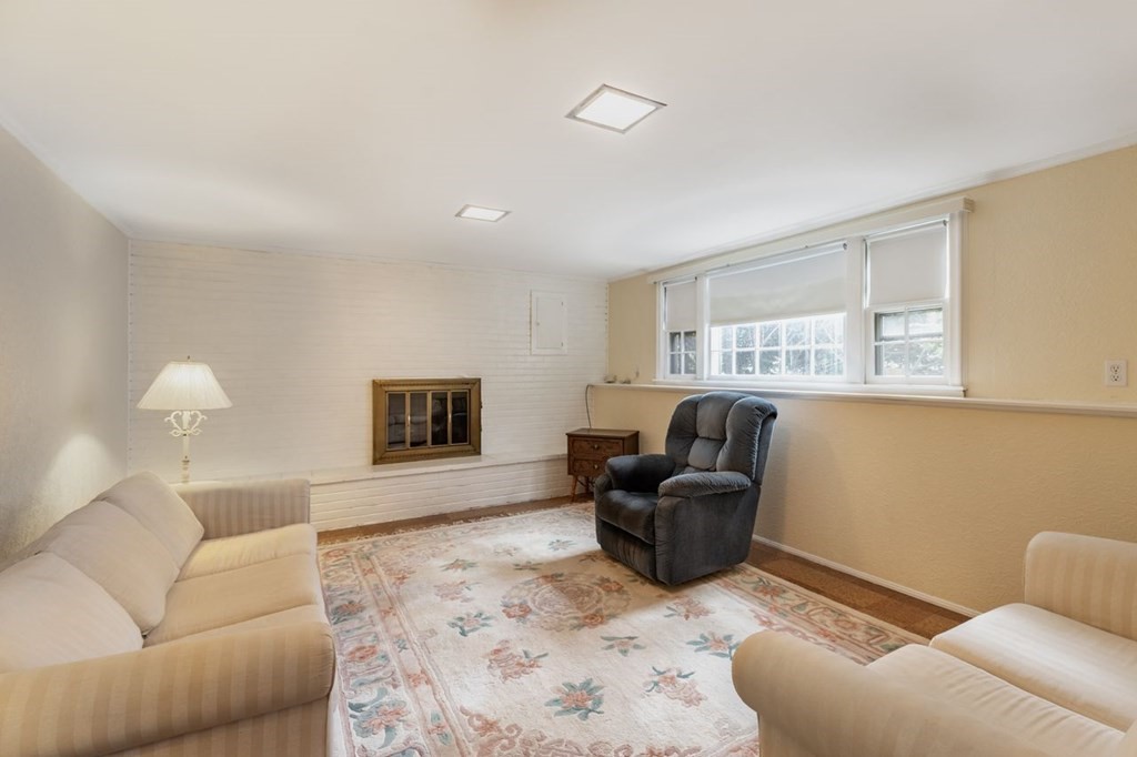 27 Kettering Road Norwood, MA 02062 - Photo 21 of 36