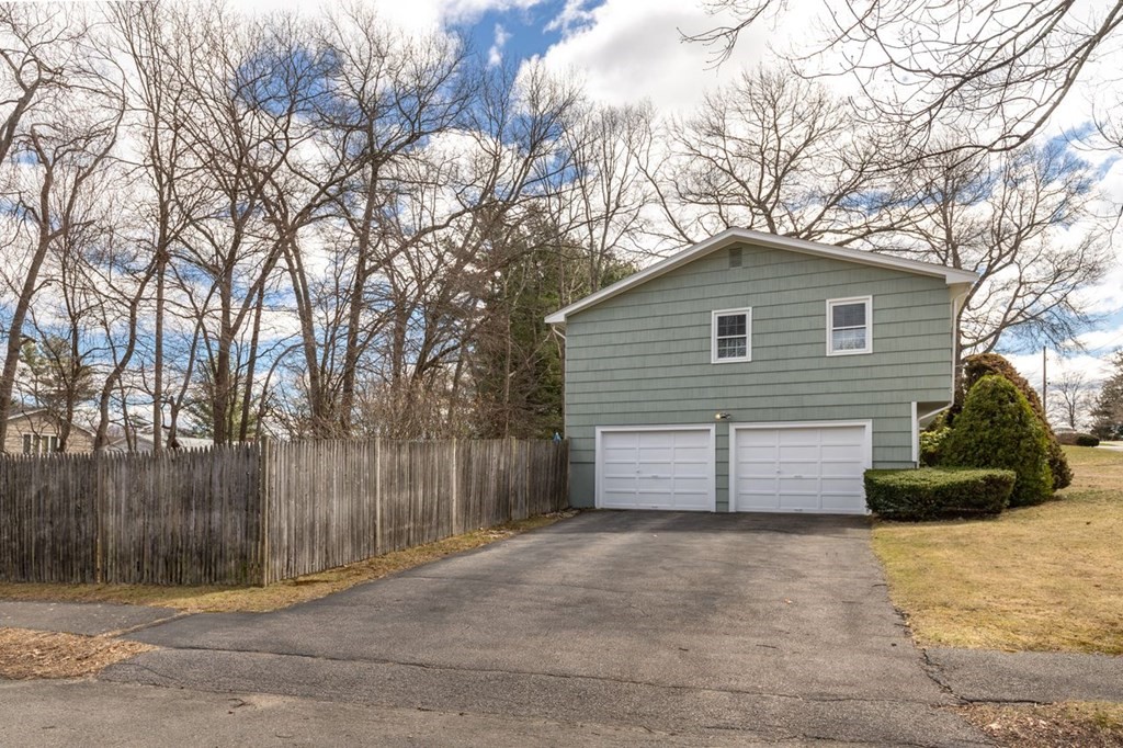 27 Kettering Road Norwood, MA 02062 - Photo 28 of 36