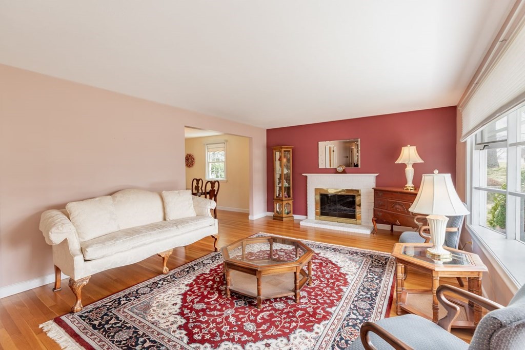 27 Kettering Road Norwood, MA 02062 - Photo 3 of 36