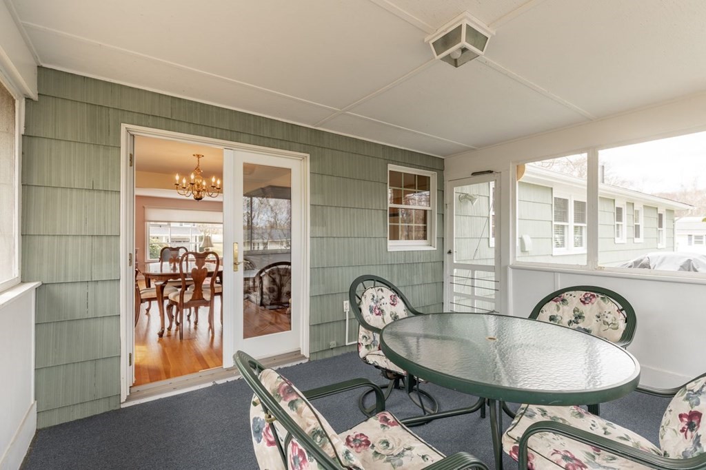 27 Kettering Road Norwood, MA 02062 - Photo 9 of 36