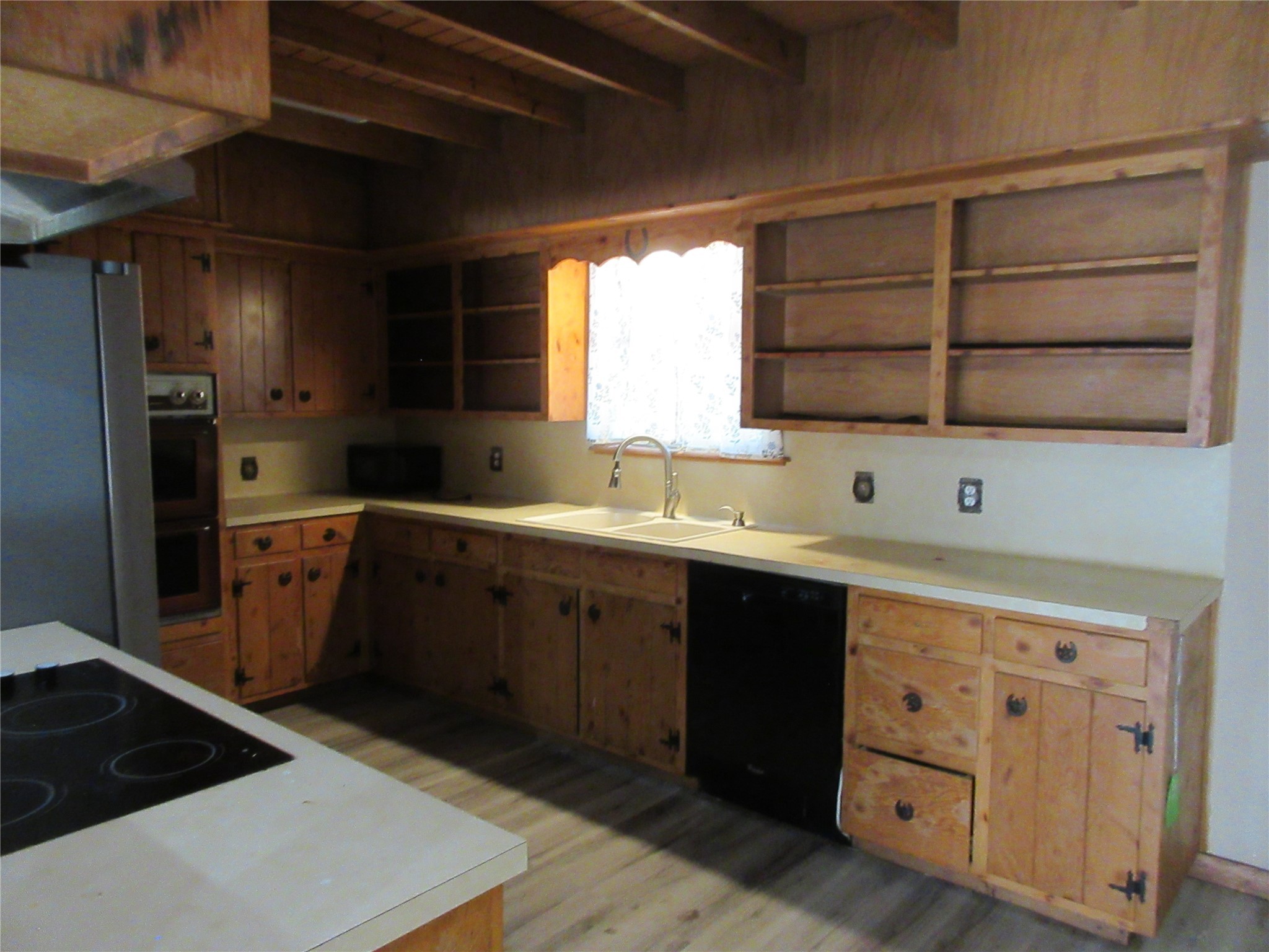 11931 Willis Waukegan Road Conroe, TX 77303 - Photo 5 of 20 Kitchen with pine cabinets