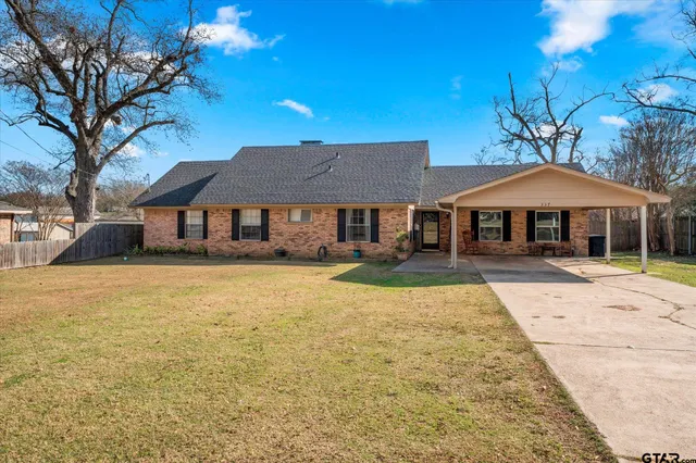 $329,000 | 337 Daingerfield Street, Pittsburg, TX 75686
