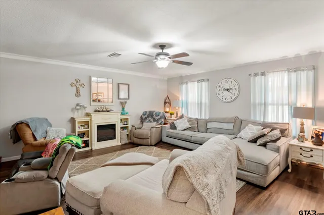 $319,000 | 337 Daingerfield Street, Pittsburg, TX 75686