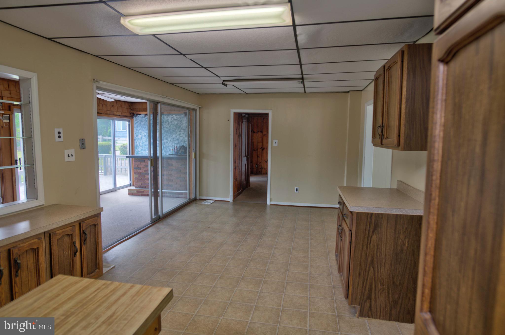 233 List Avenue Pasadena, MD 21146 - Photo 15 of 27 Lower unit kitchen